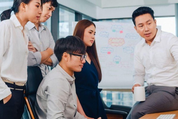 Cố gắng gỡ gạc thua lỗ một cách tuyệt vọng